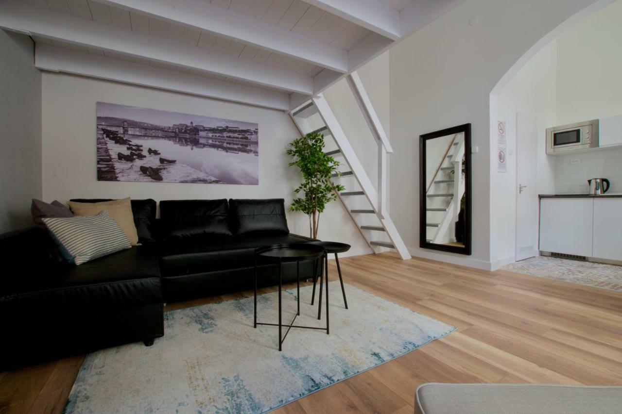 Standard Apartment by Hi5 - Rákóczi 23 Studio Budapeste Exterior foto